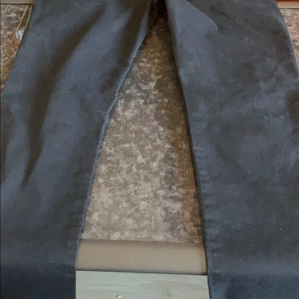 Men’s black ripped jeans. Size 33 - Picture 6 of 7